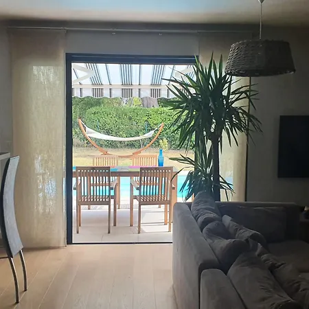 Avec Piscine
